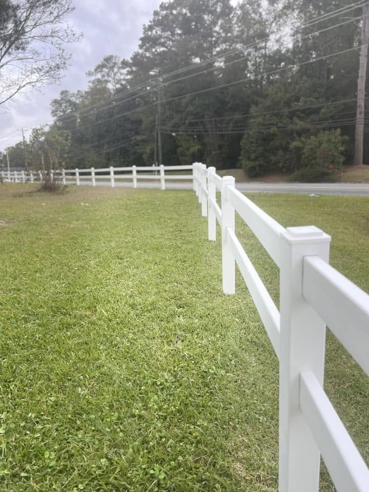 Fence Washing — Vinyl fence