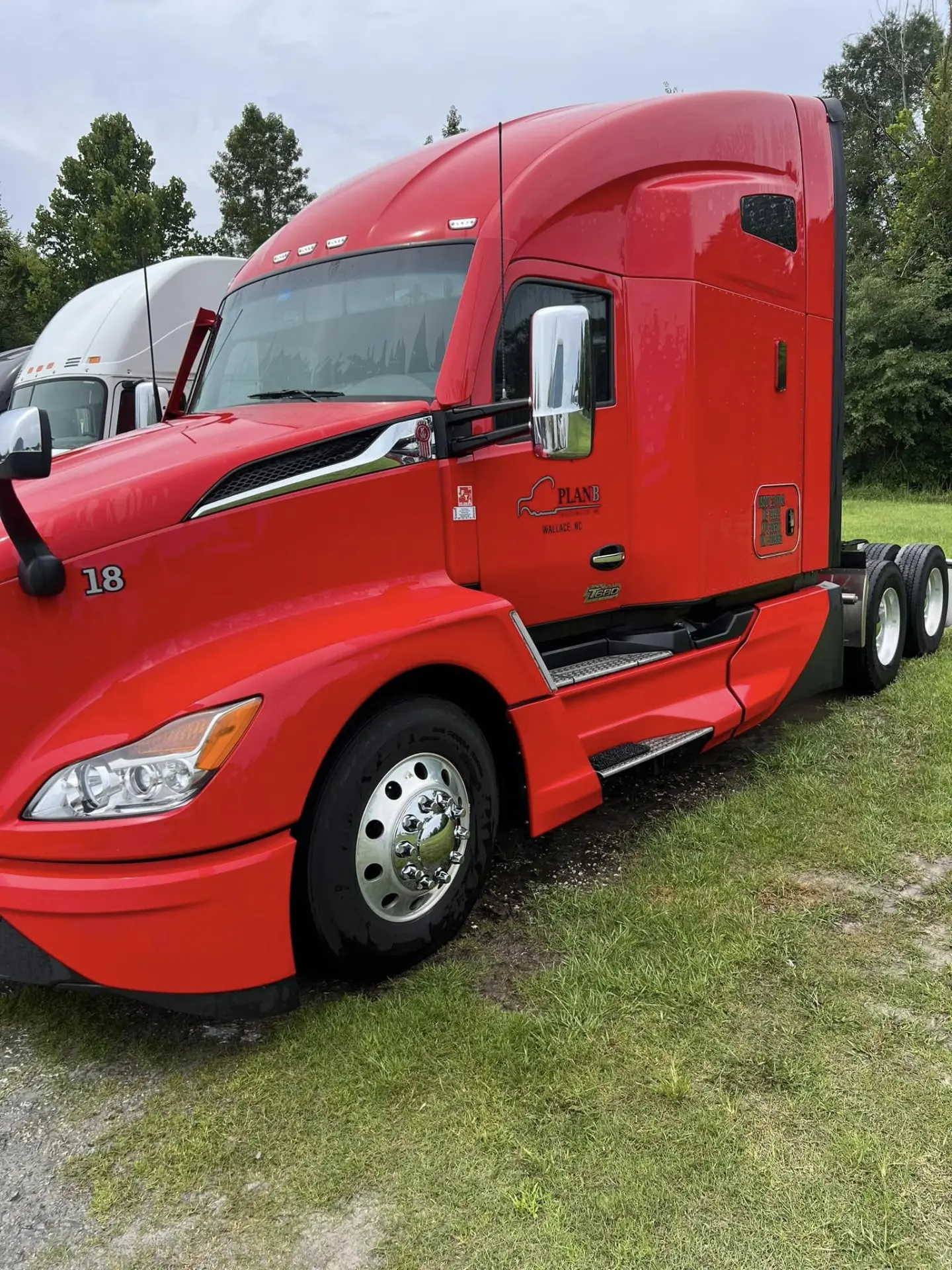 Fleet Washing — Semi truck